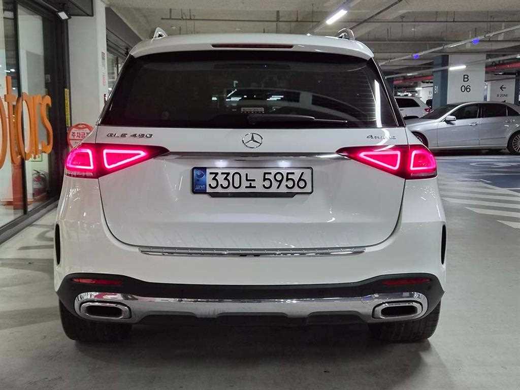 Mercedes Benz GLE Class - Vista 5