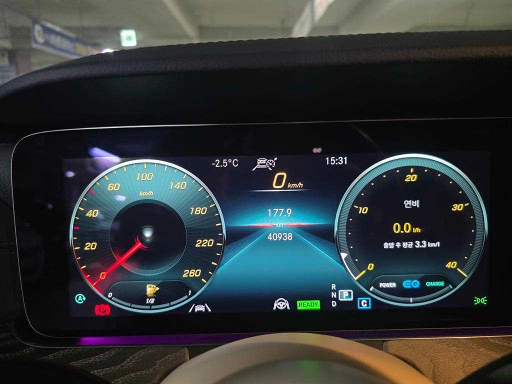 Mercedes Benz E class - Vista 11