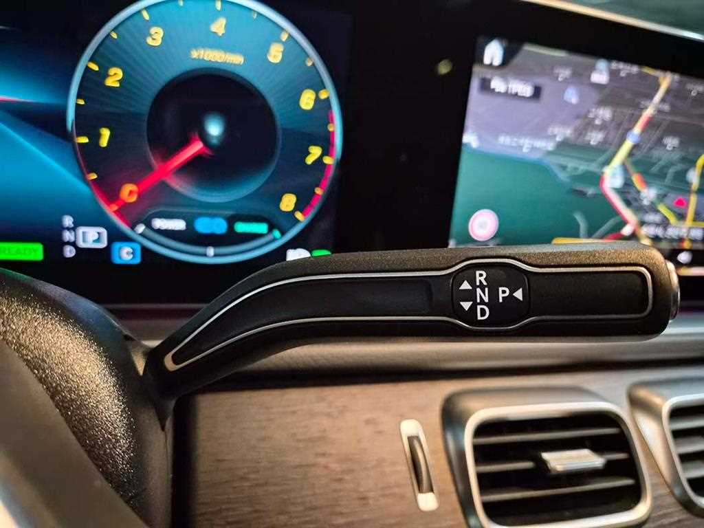 Mercedes Benz GLE Class - Vista 10