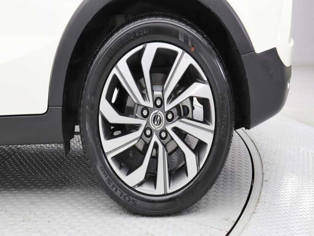 Ssangyong Tivoli - Vista 6