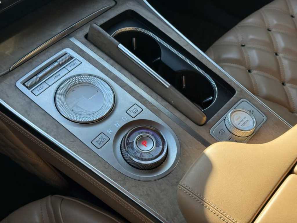 Genesis GV80 - Vista 7