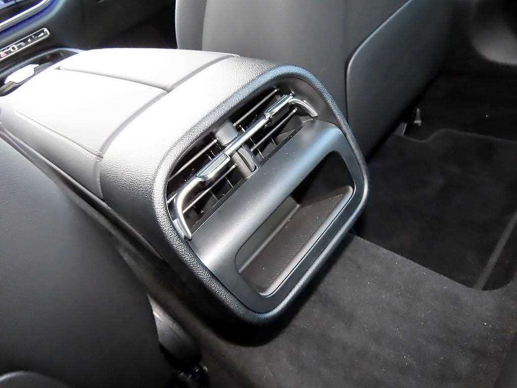 Mercedes Benz E class 2025 Negro - Importación desde Corea - HF Imports Iquique - Foto 15