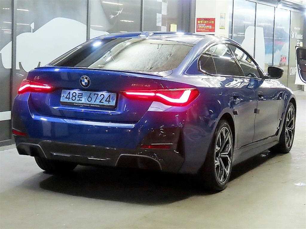 BMW i4 - Vista 4