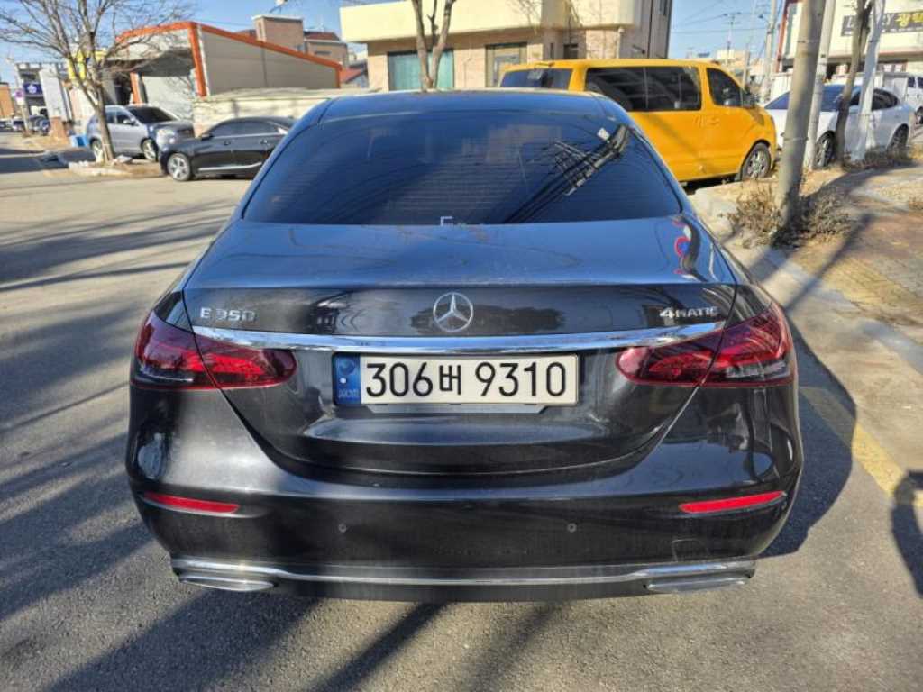 Mercedes Benz E class - Vista 3