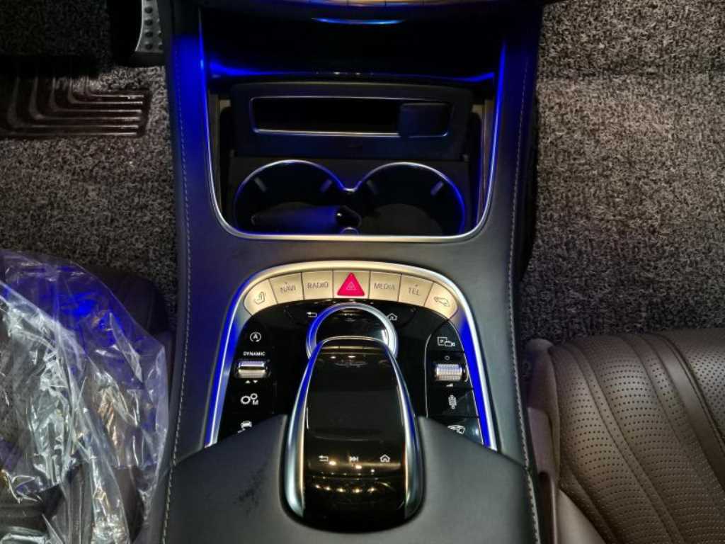 Mercedes Benz S Class - Vista 12