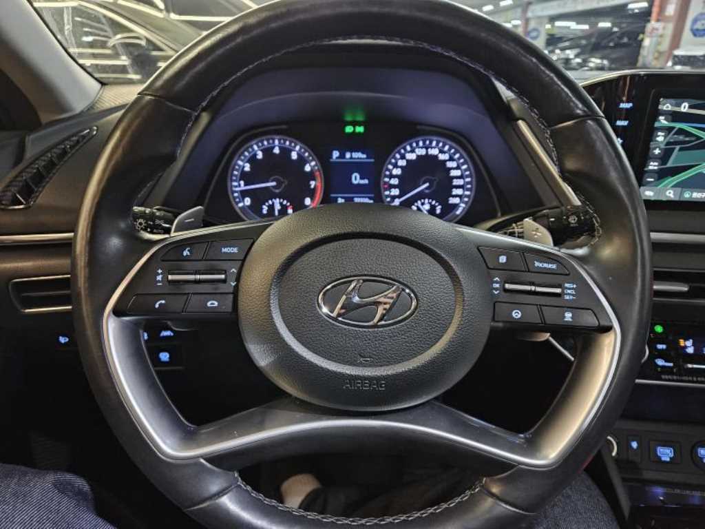 HYUNDAI Sonata - Vista 12
