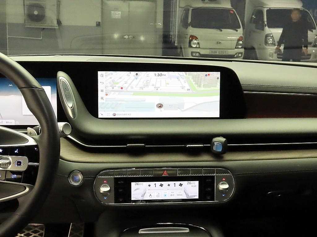 Genesis G90 - Vista 10