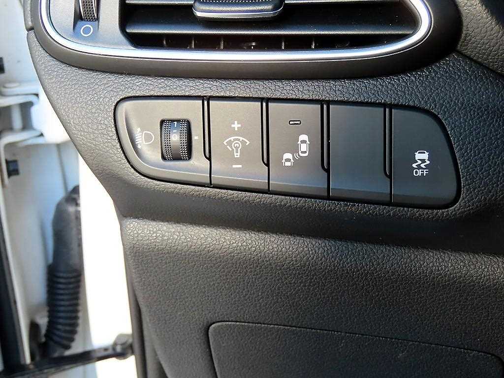 HYUNDAI i30 - Vista 12