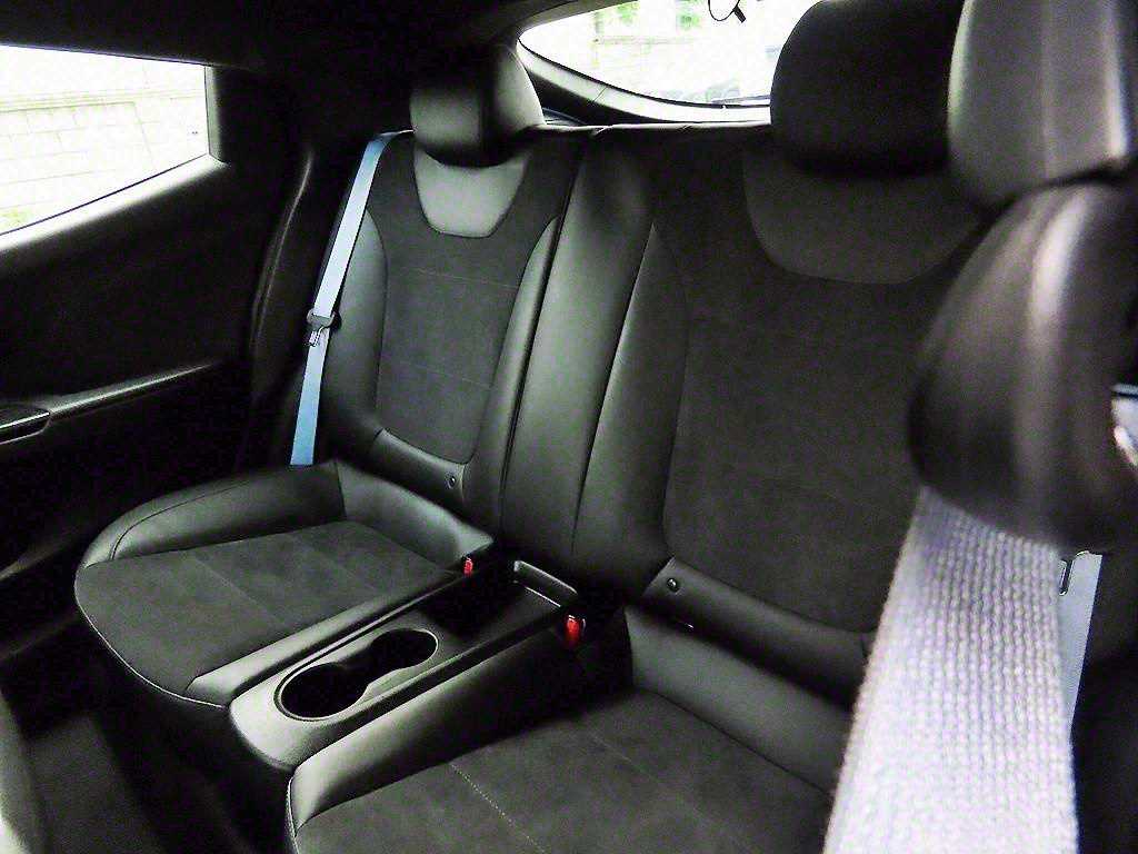 HYUNDAI Veloster - Vista 6