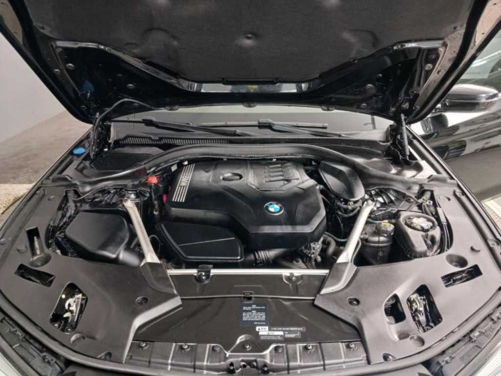 BMW 5 Series 2021 Negro - Importación desde Corea - HF Imports Iquique - Foto 19