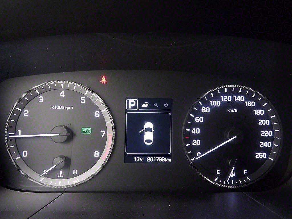 HYUNDAI Sonata - Vista 12