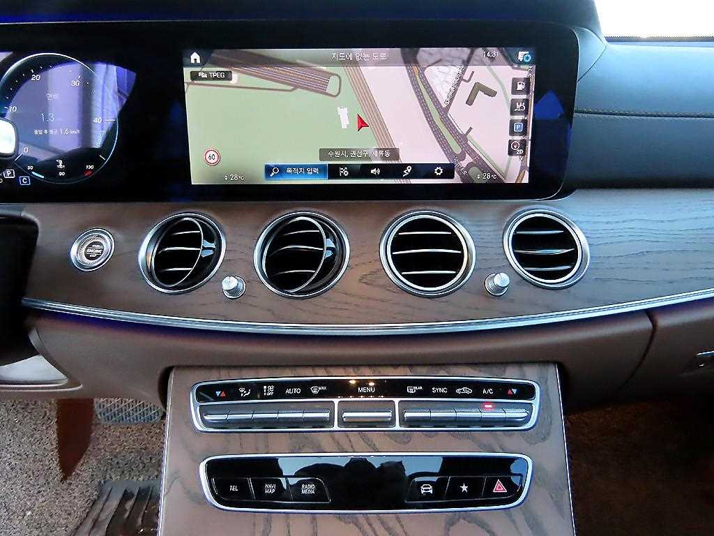 Mercedes Benz E class 2021 Gris - Importación desde Corea - HF Imports Iquique - Foto 13