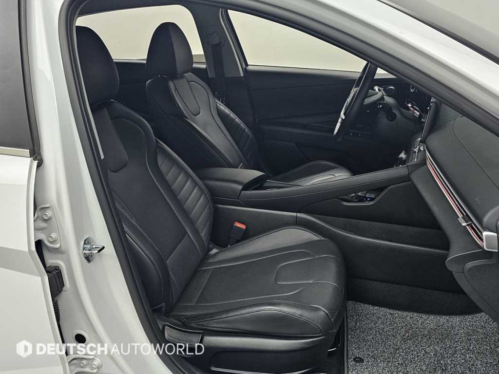 HYUNDAI Avante - Vista 10