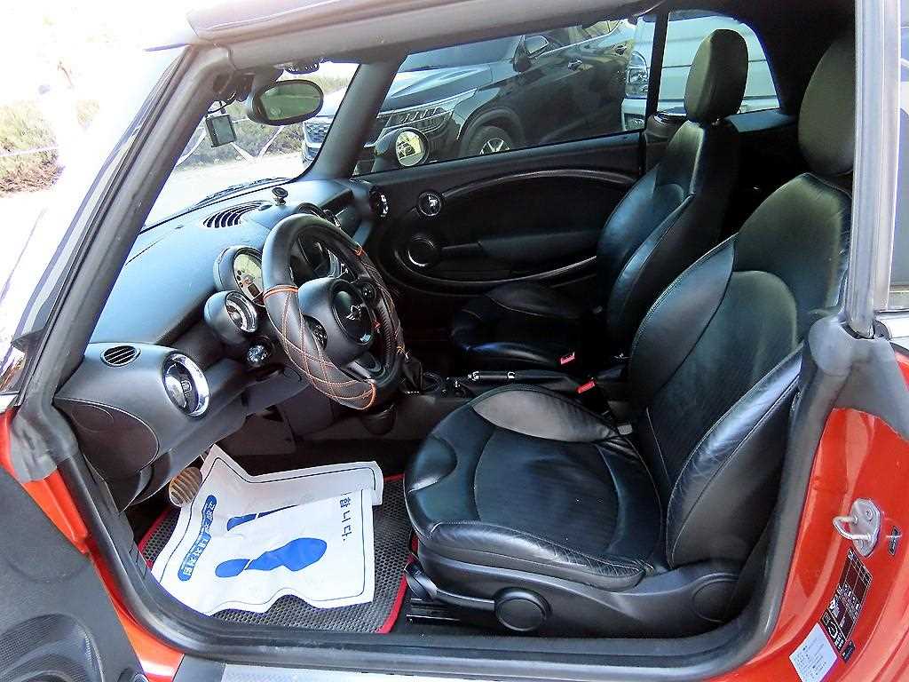 Mini Cooper Convertible - Vista 9