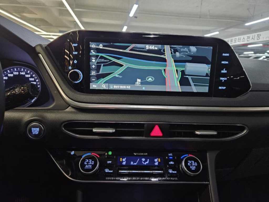 HYUNDAI Sonata - Vista 6