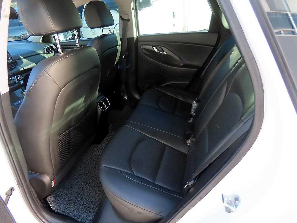 HYUNDAI i30 - Vista 6