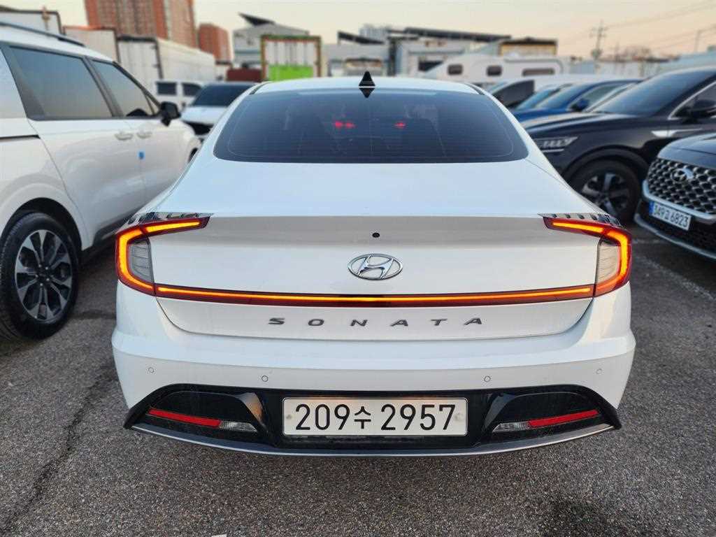 HYUNDAI Sonata - Vista 4