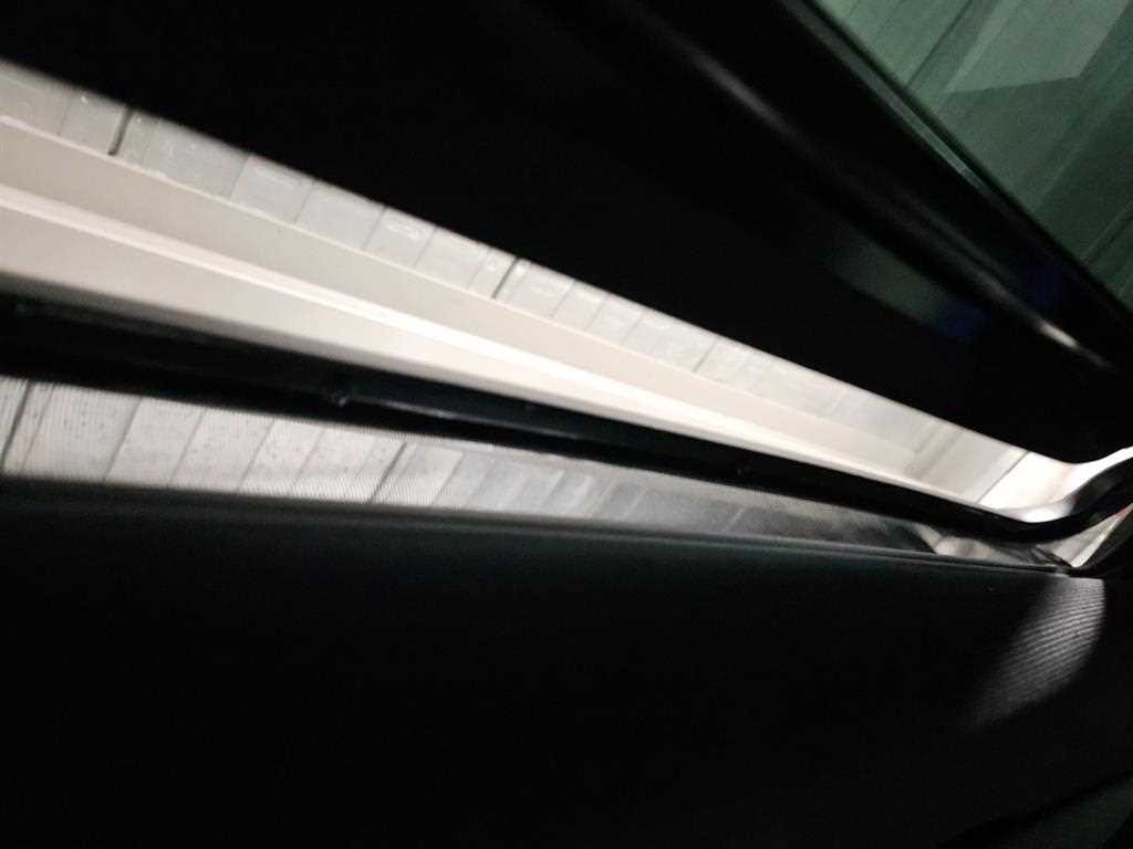 Peugeot 5008 2023 Blanco - Importación desde Corea - HF Imports Iquique - Foto 17