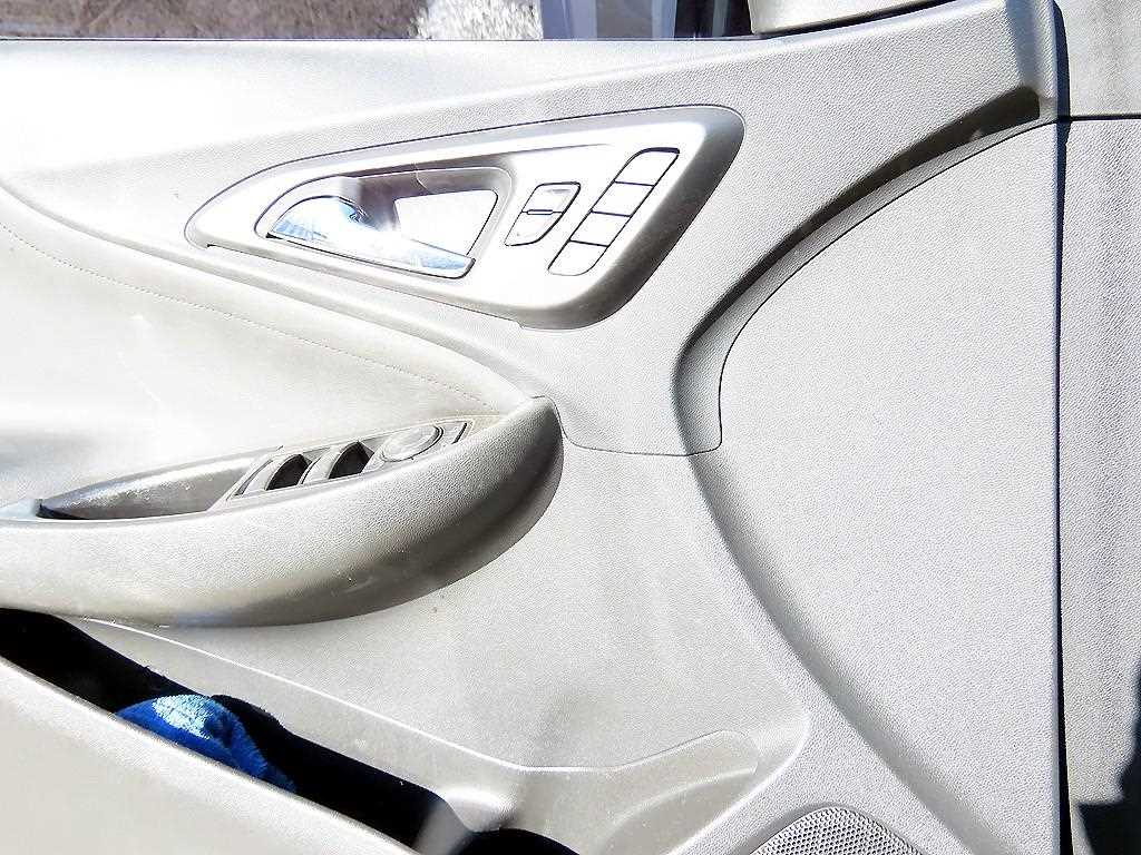 Chevrolet Malibu - Vista 11