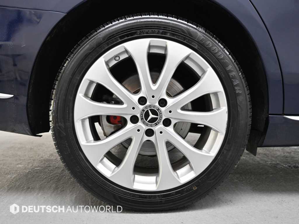 Mercedes Benz E class - Vista 5