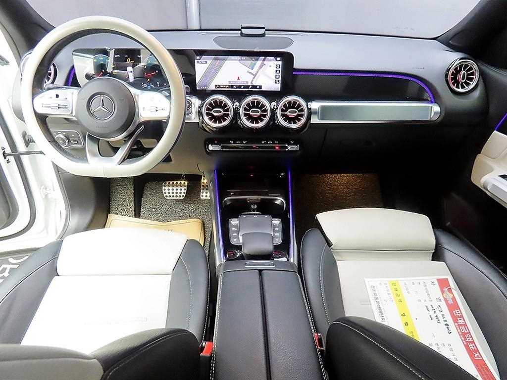 Mercedes Benz GLB Class - Vista 7