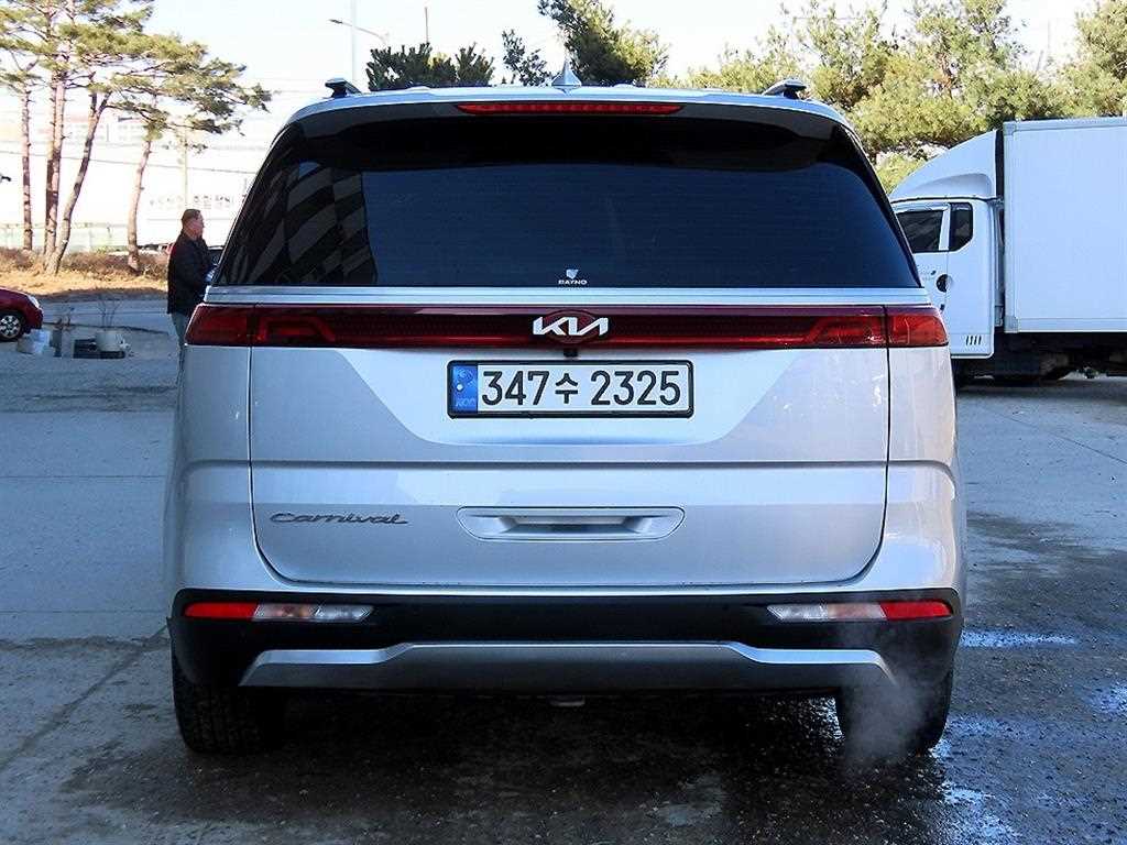 KIA Carnival - Vista 4