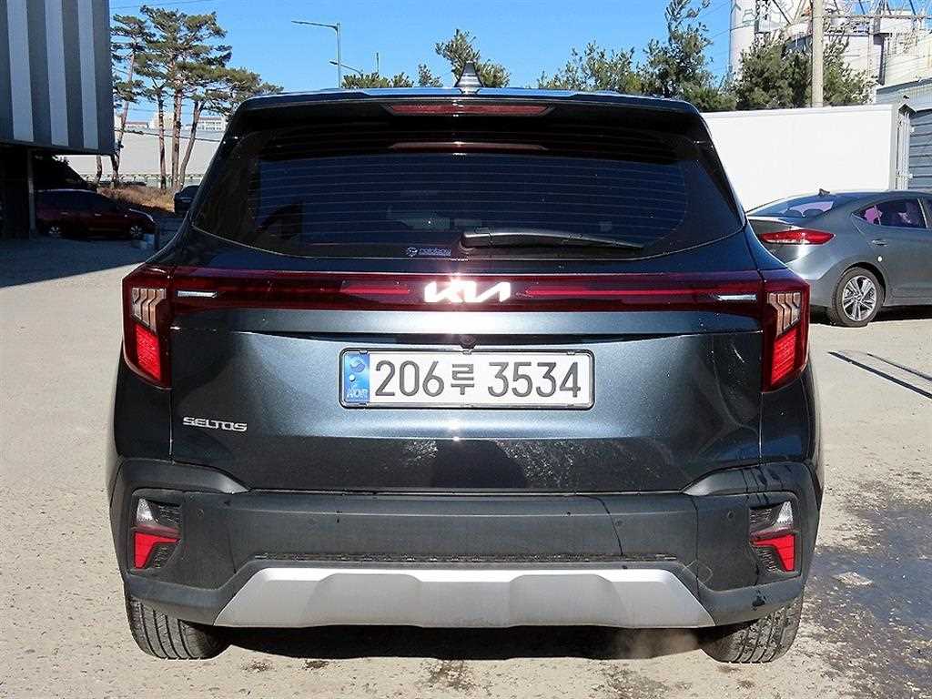 KIA Seltos - Vista 4