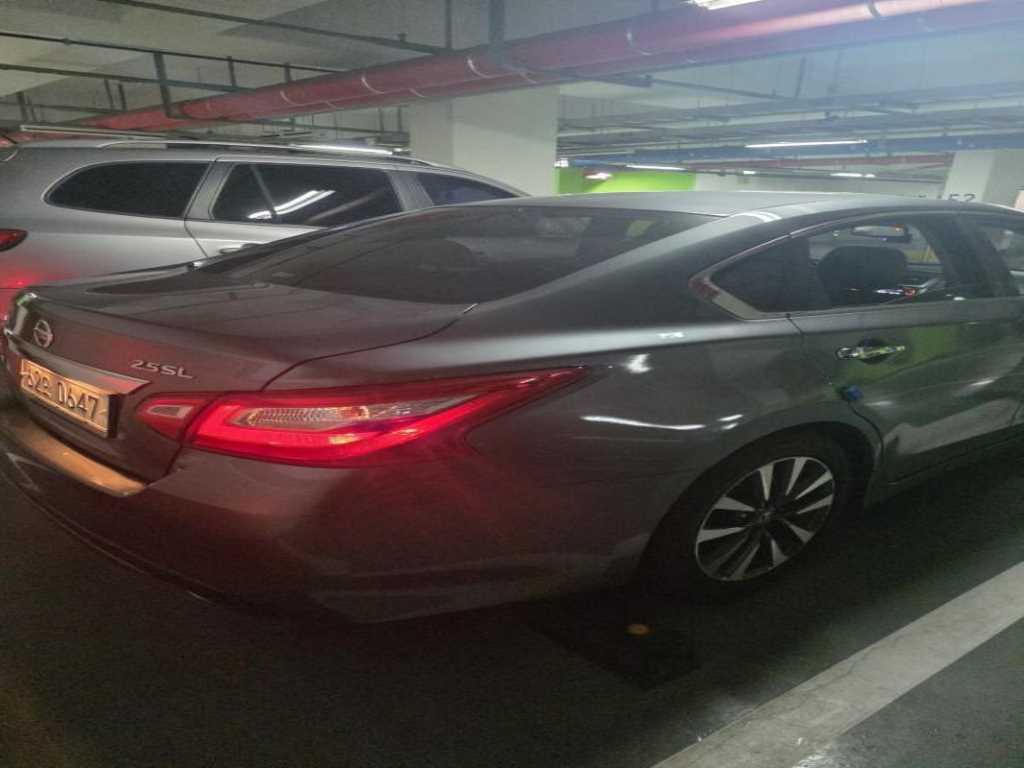 Nissan Altima - Vista 4