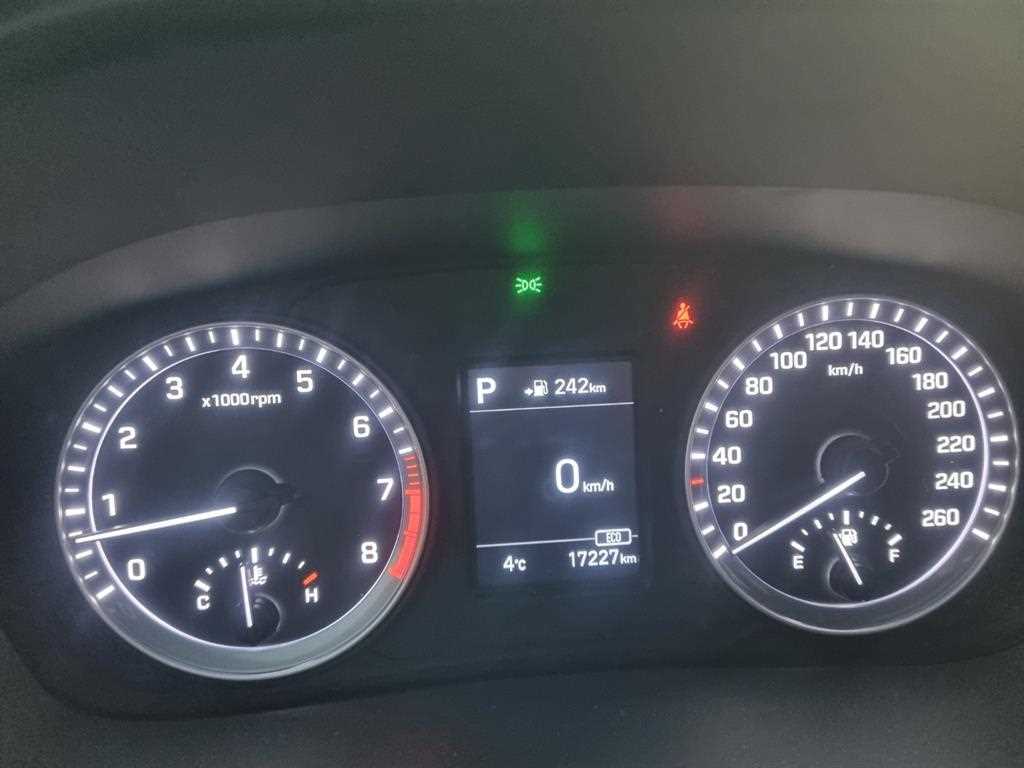 HYUNDAI Sonata - Vista 7