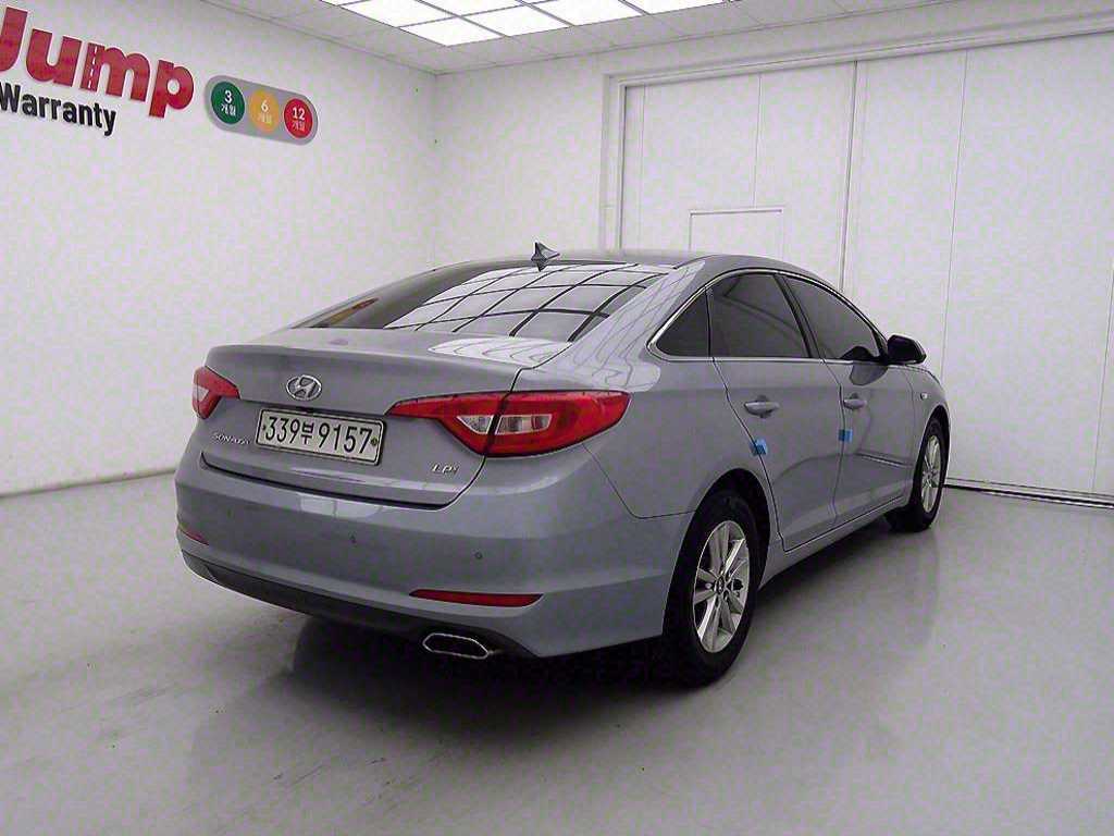 HYUNDAI Sonata - Vista 4