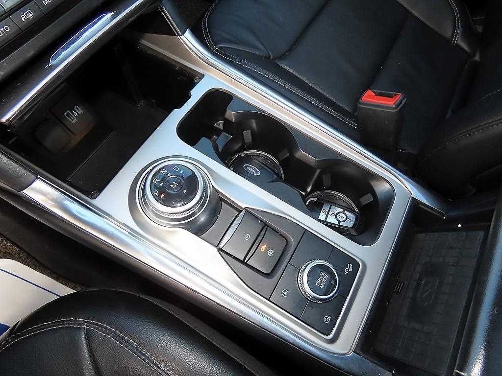 Ford Explorer - Vista 10