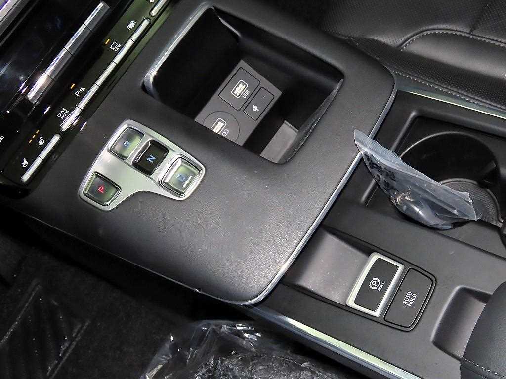 HYUNDAI Grandeur - Vista 12