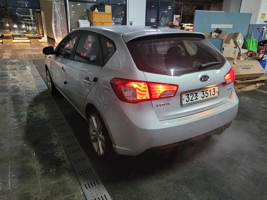 KIA Forte - Vista 3