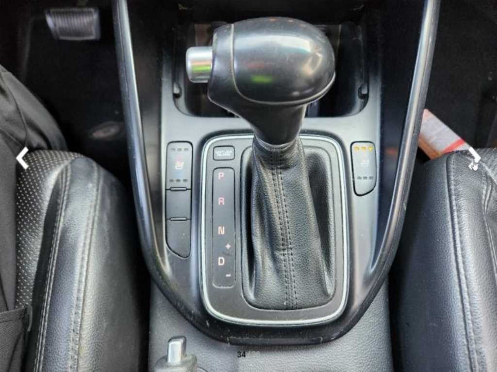 KIA Carens - Vista 11