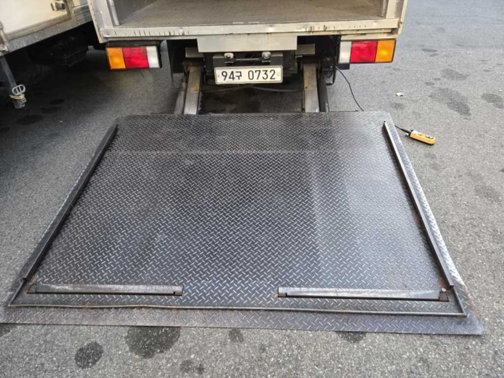 medium and large cargo truck - Vista 5