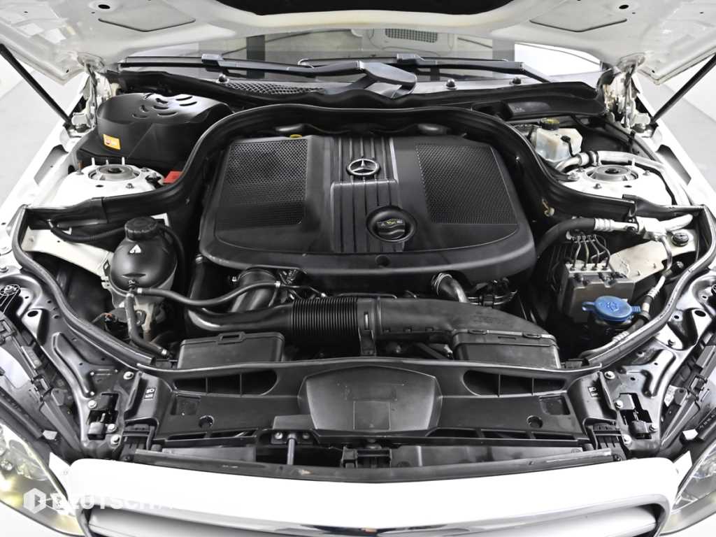 Mercedes Benz E class - Vista 6