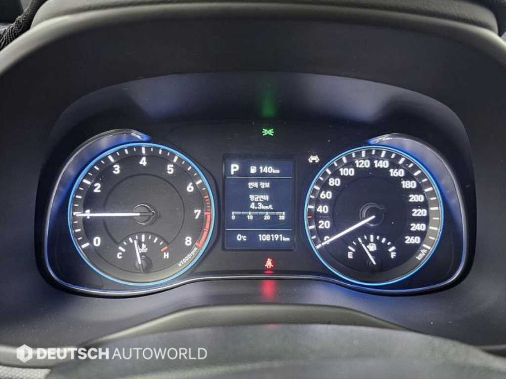 HYUNDAI Kona - Vista 9