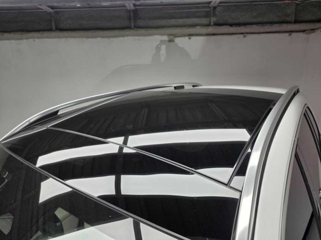 Mercedes Benz EQB - Vista 8