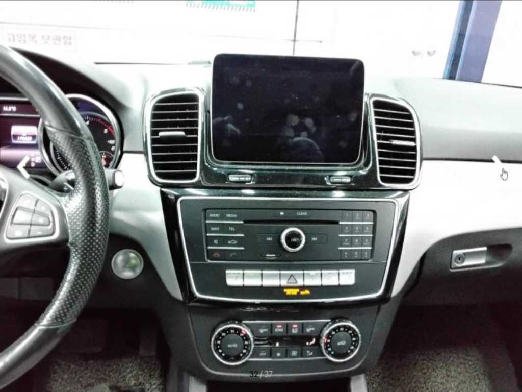 Mercedes Benz GLE Class - Vista 12