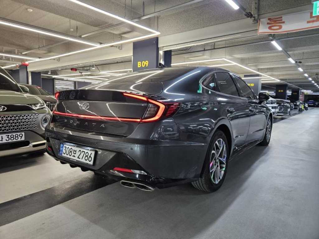 HYUNDAI Sonata - Vista 4