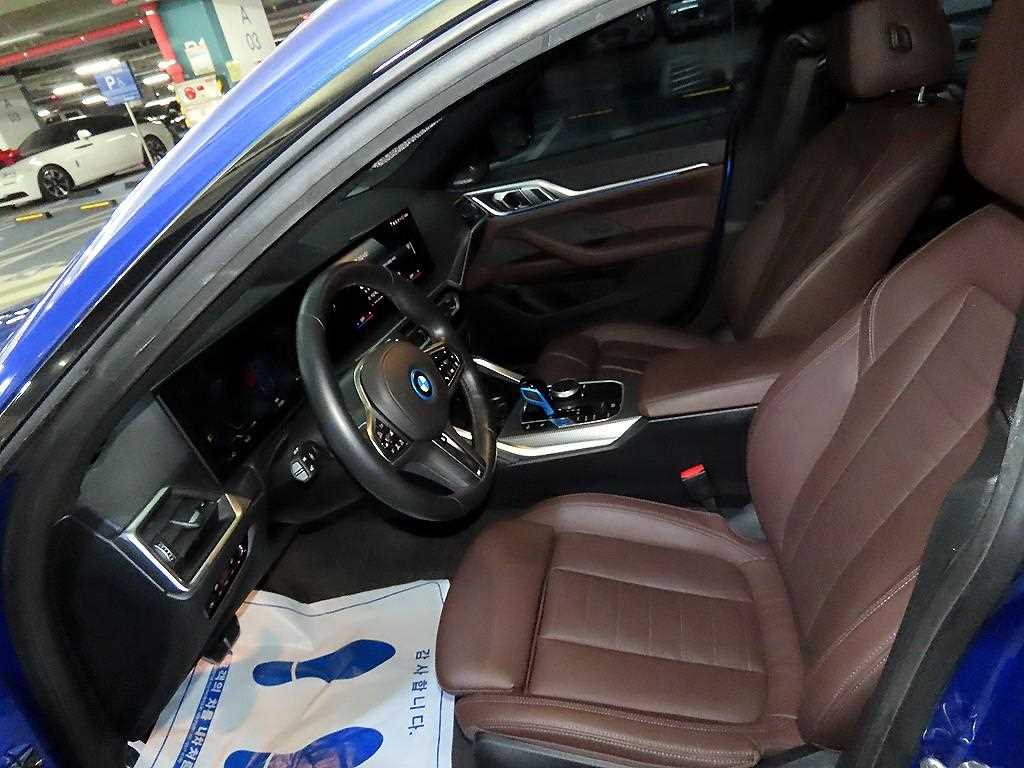 BMW i4 - Vista 6