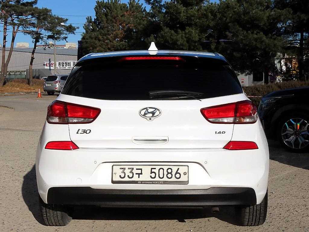 HYUNDAI i30 - Vista 4