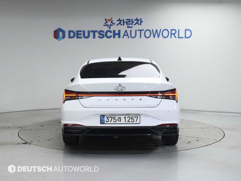 HYUNDAI Avante - Vista 4