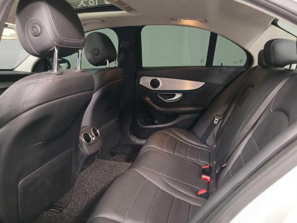 Mercedes Benz C Class - Vista 8