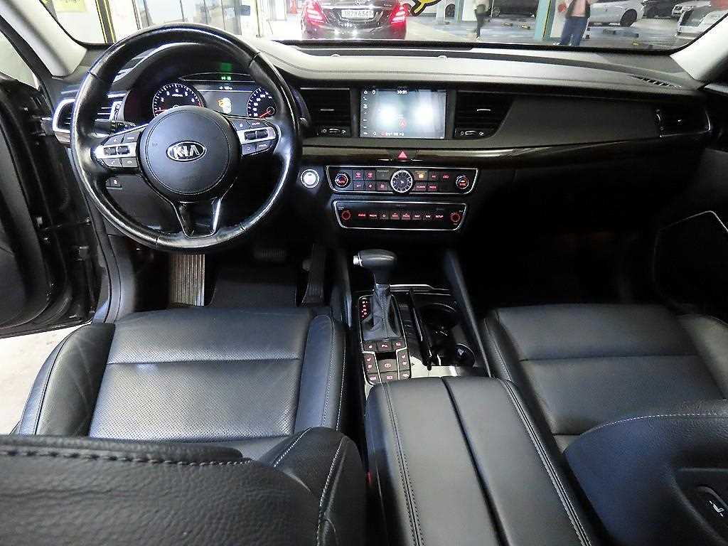 KIA K7 - Vista 10