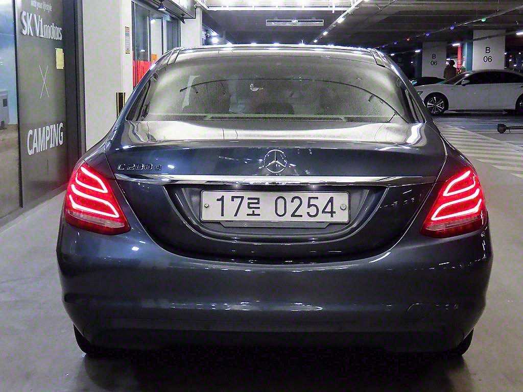 Mercedes Benz C Class - Vista 5