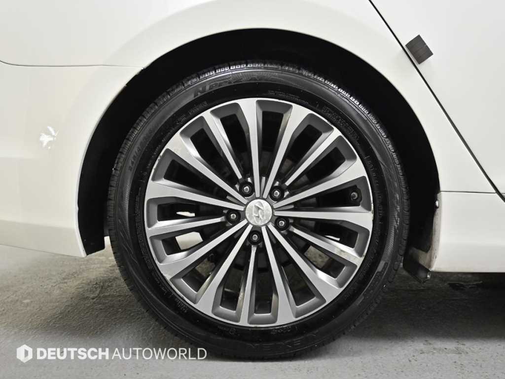 HYUNDAI Grandeur - Vista 5