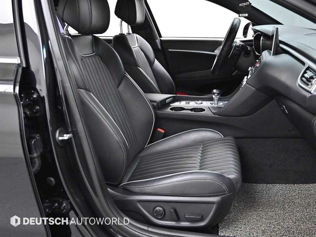 Genesis G70 - Vista 10