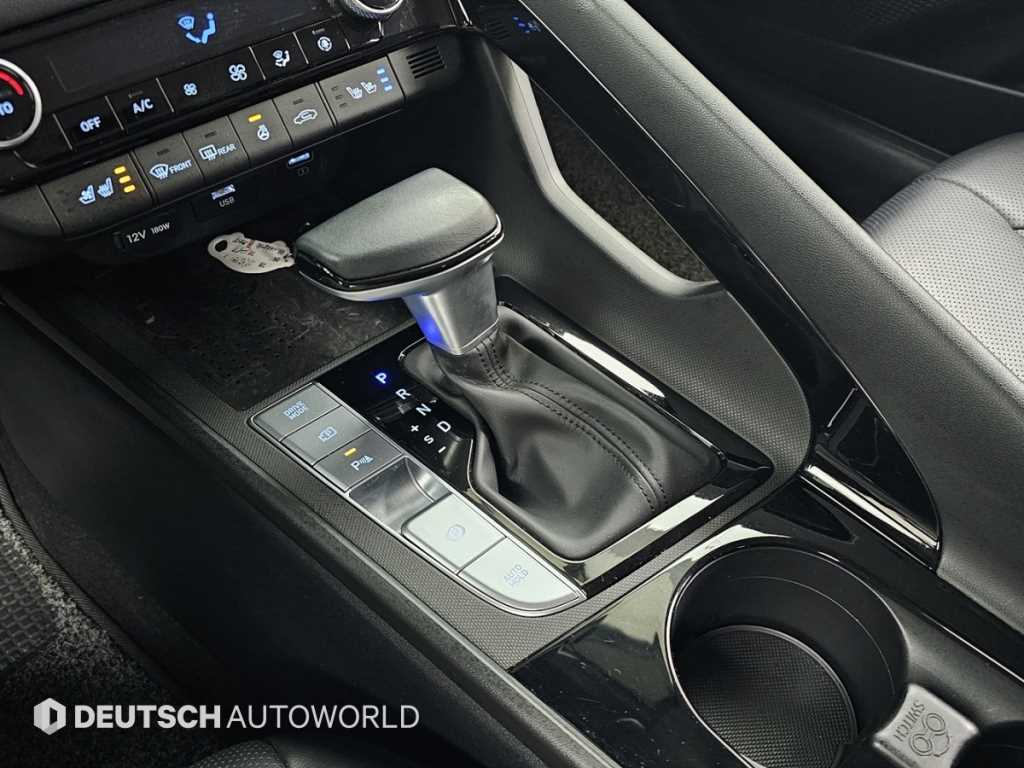 HYUNDAI Avante - Vista 9