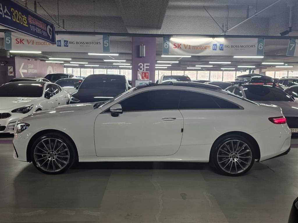 Mercedes Benz E class - Vista 4